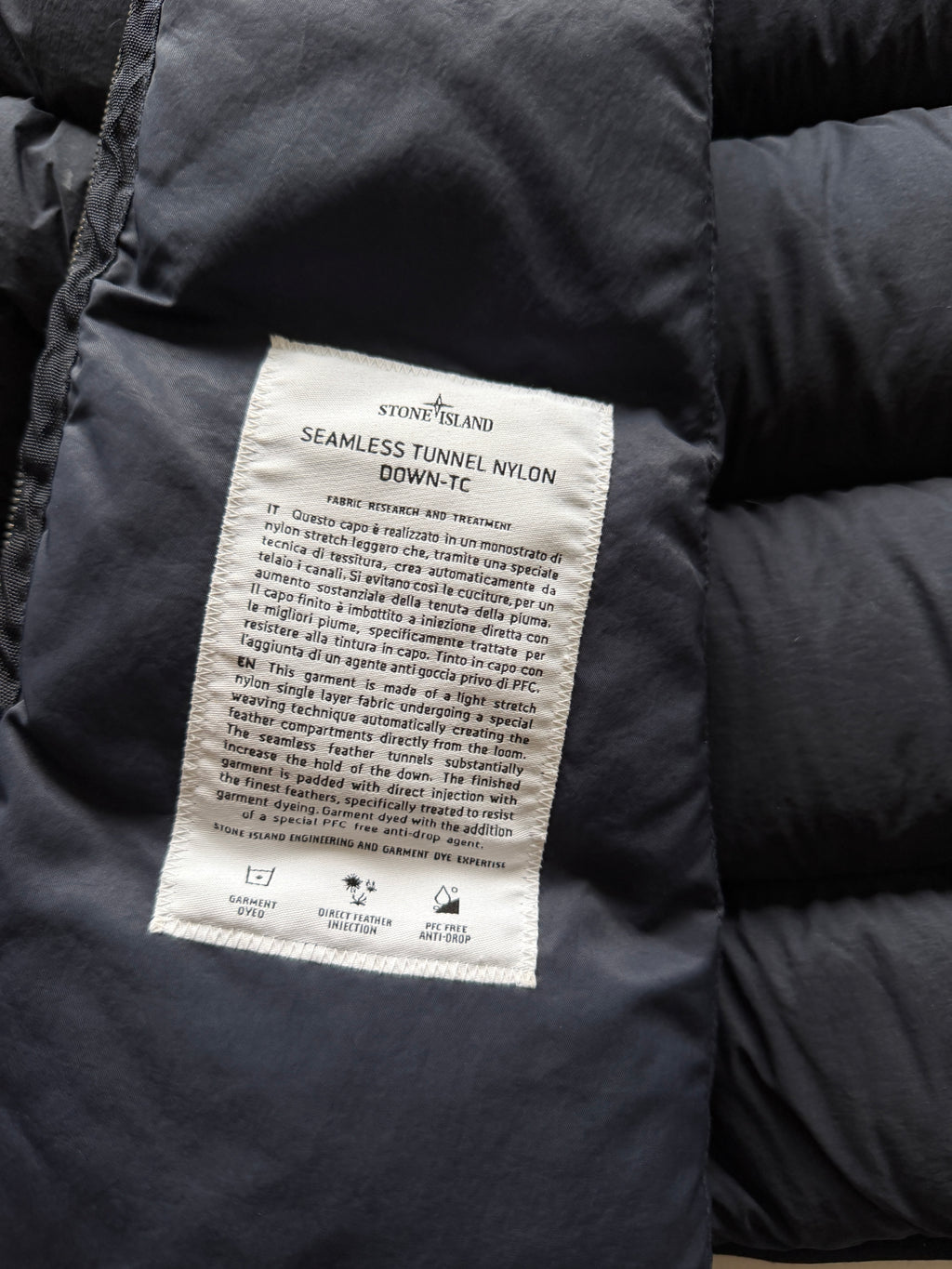 Stone Island Seamless Tunnel Nylon Down Jacket Navy