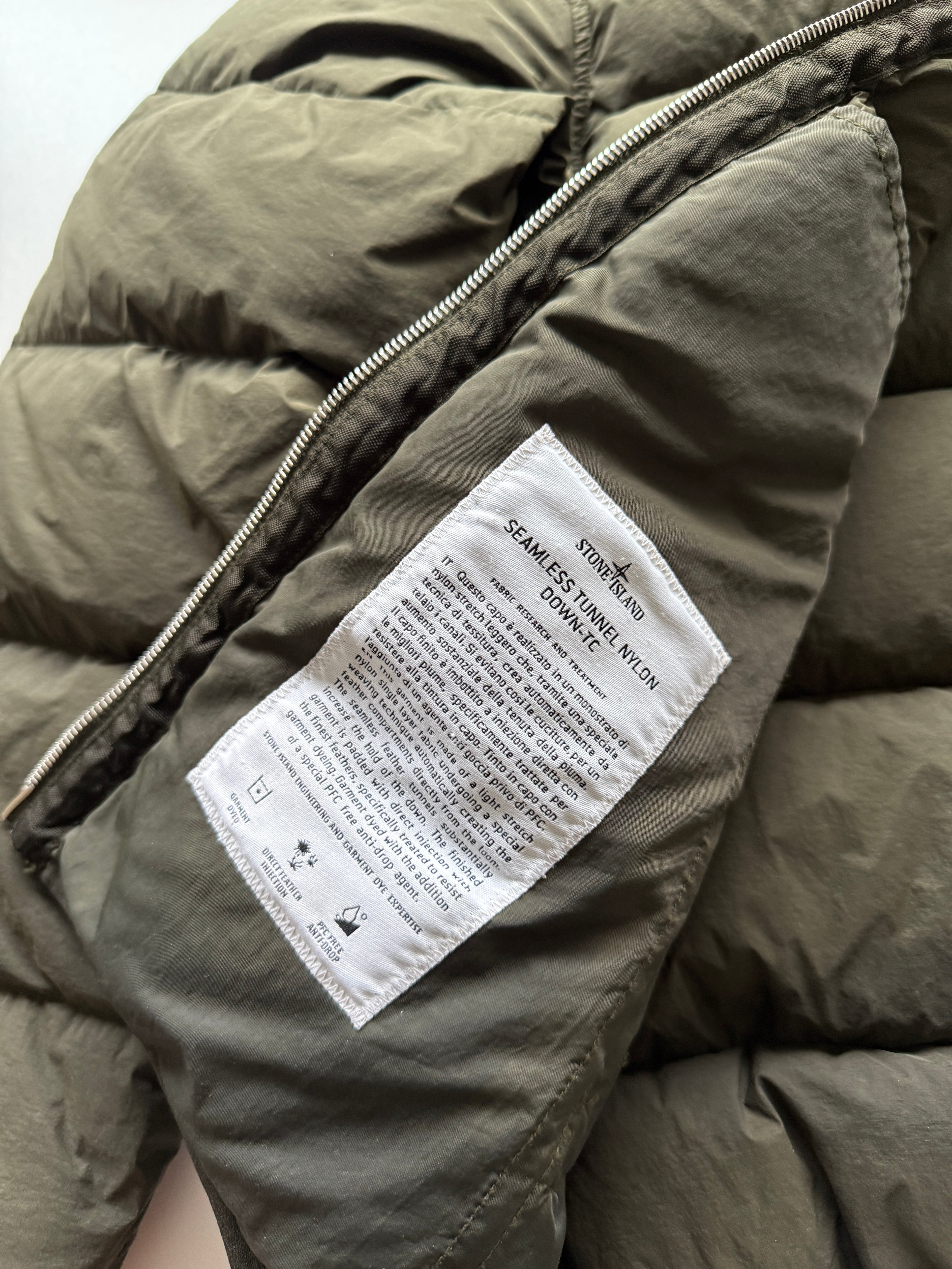 Stone island seamless tunnel down jacket