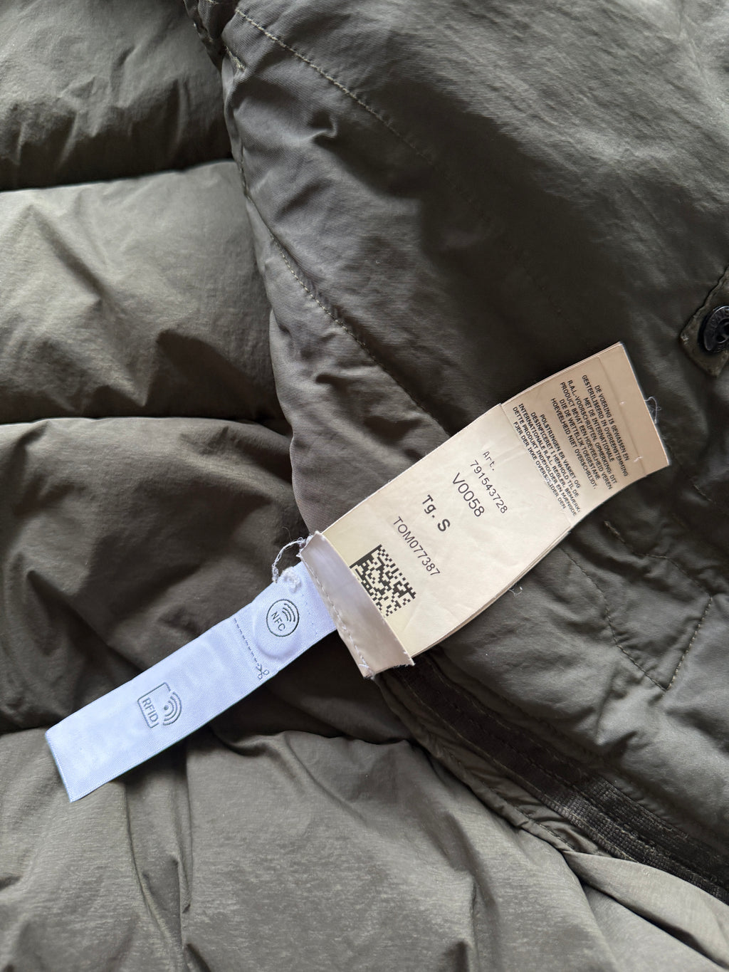 Stone island seamless tunnel down jacket