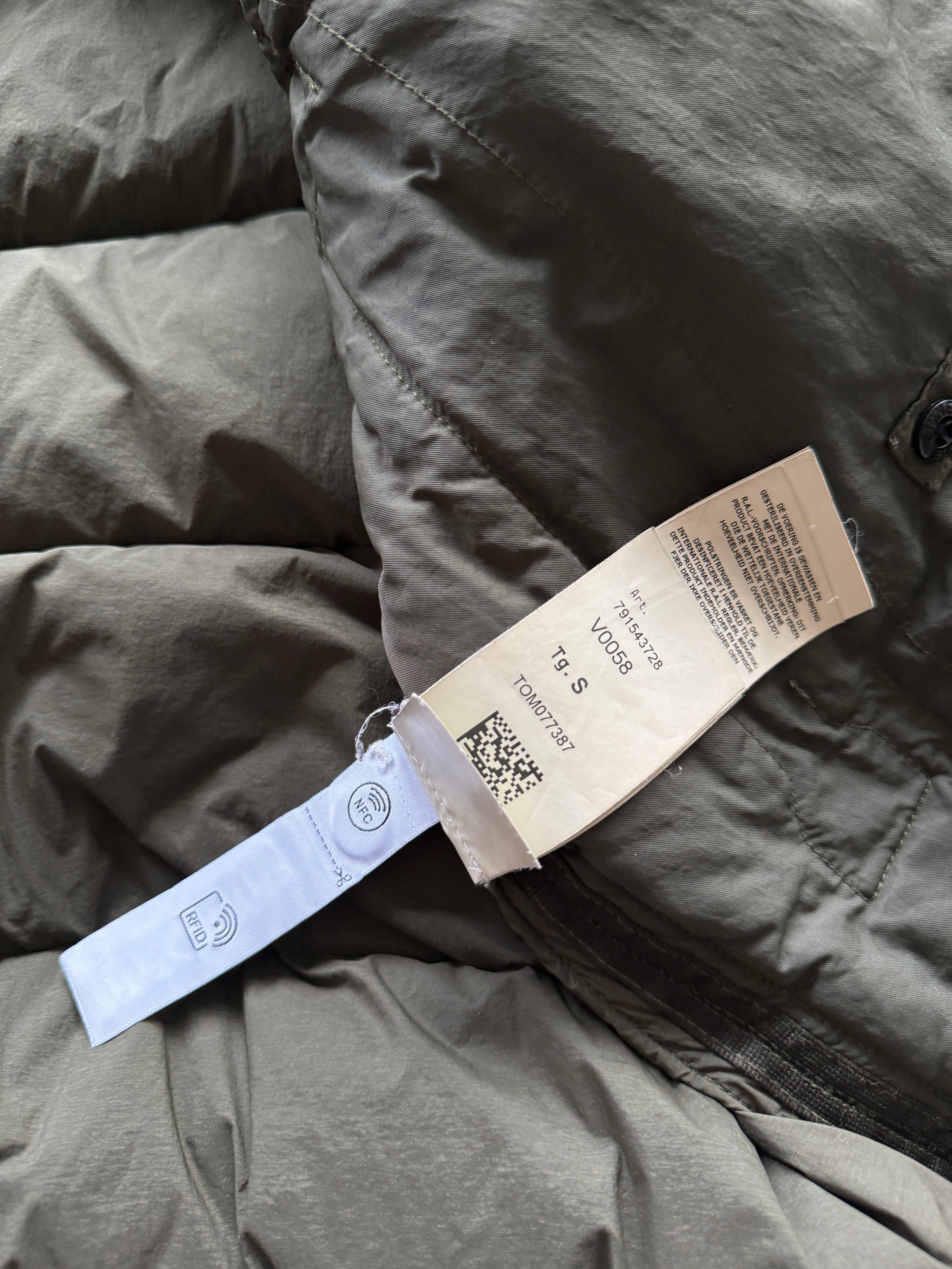 Stone island seamless tunnel down jacket